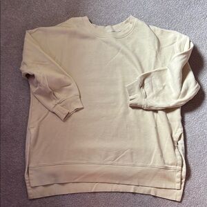 Women’s Old Navy Cream Crewneck Sweatshirt